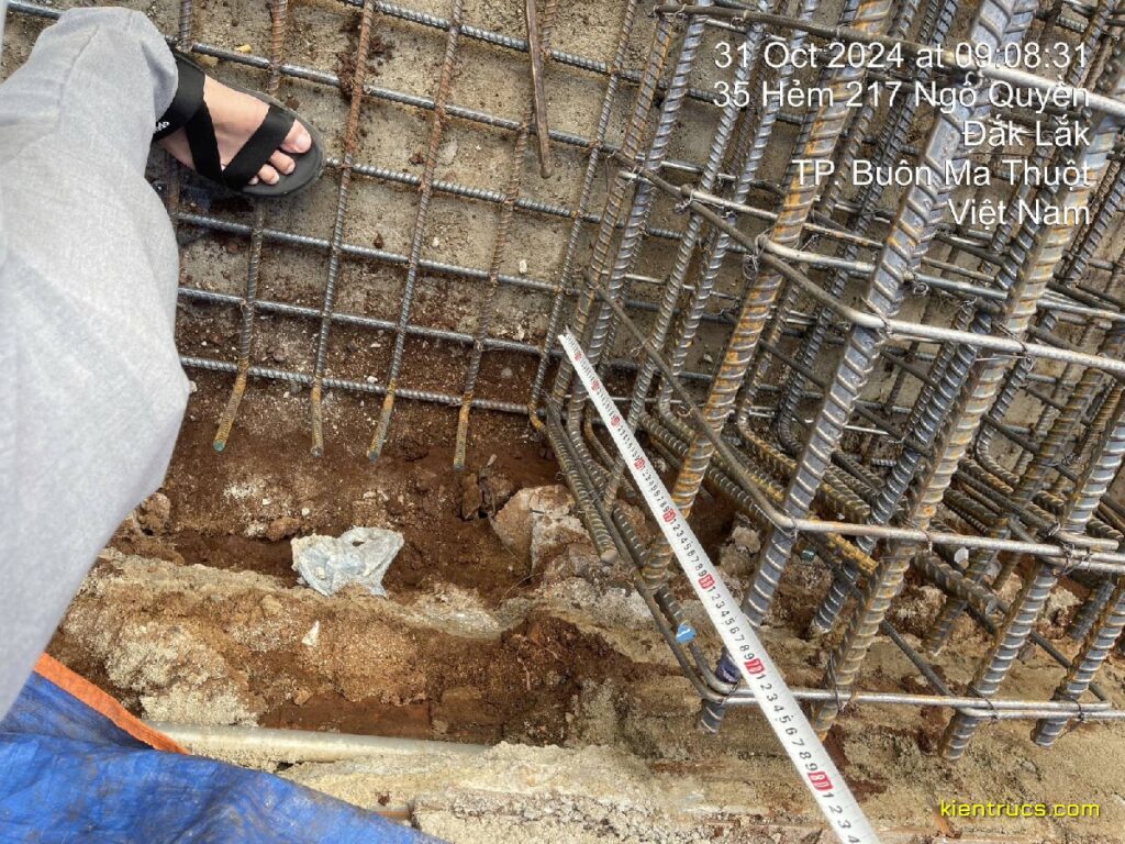 hinh thi cong nha co tu 11 Kiến trúc S