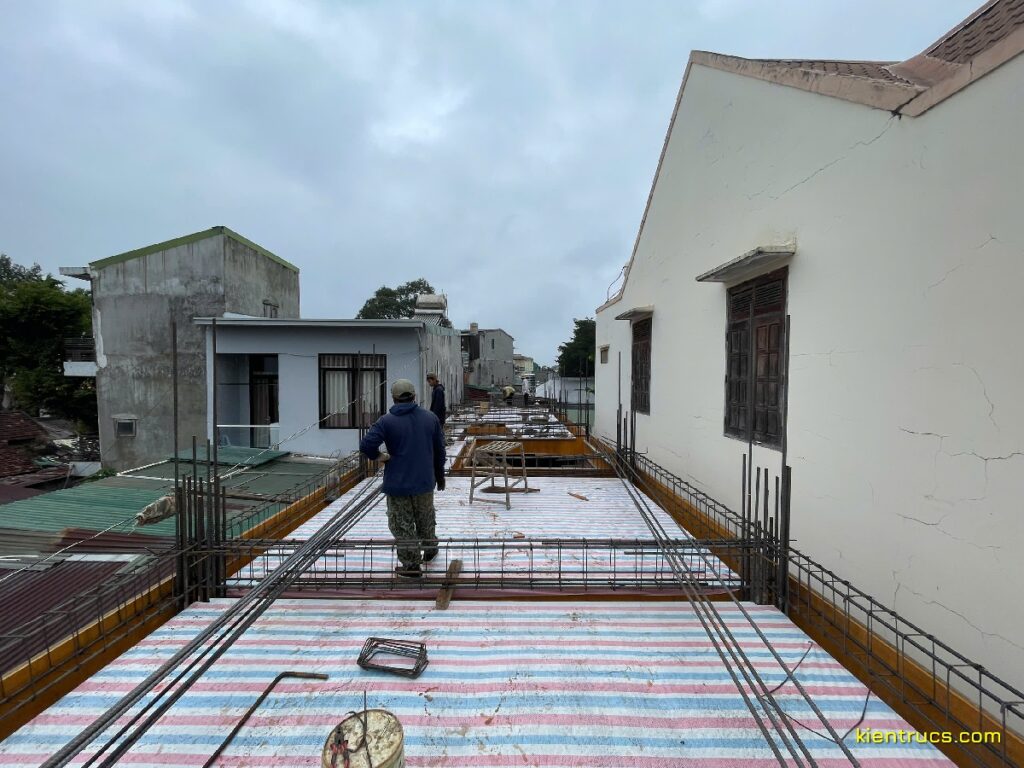 hinh thi cong nha co tu 25 Kiến trúc S