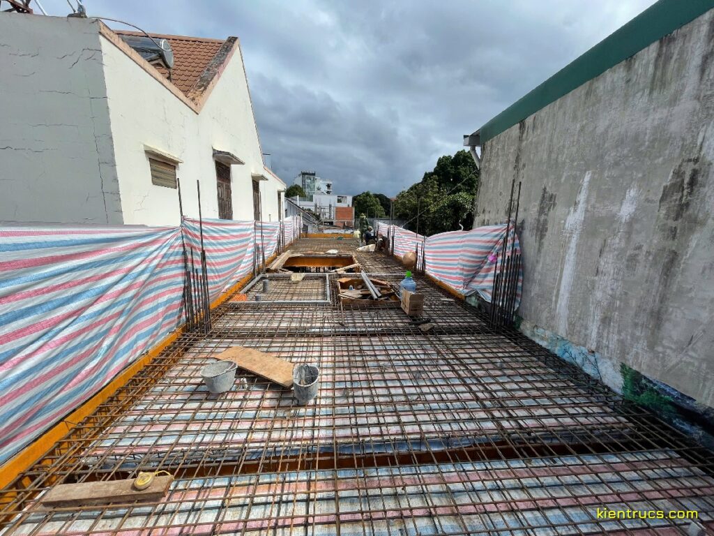 hinh thi cong nha co tu 27 Kiến trúc S