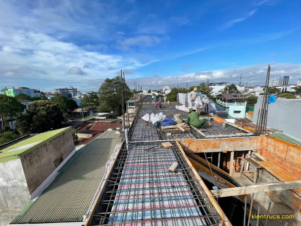 hinh thi cong nha co tu 28 Kiến trúc S