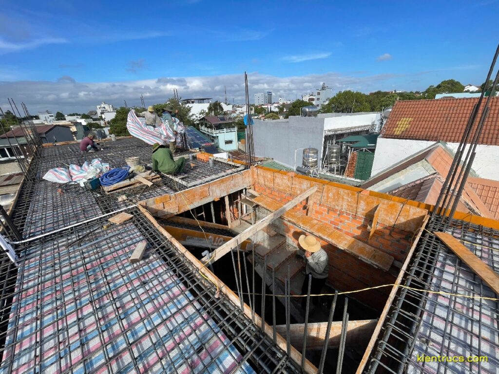 hinh thi cong nha co tu 30 Kiến trúc S