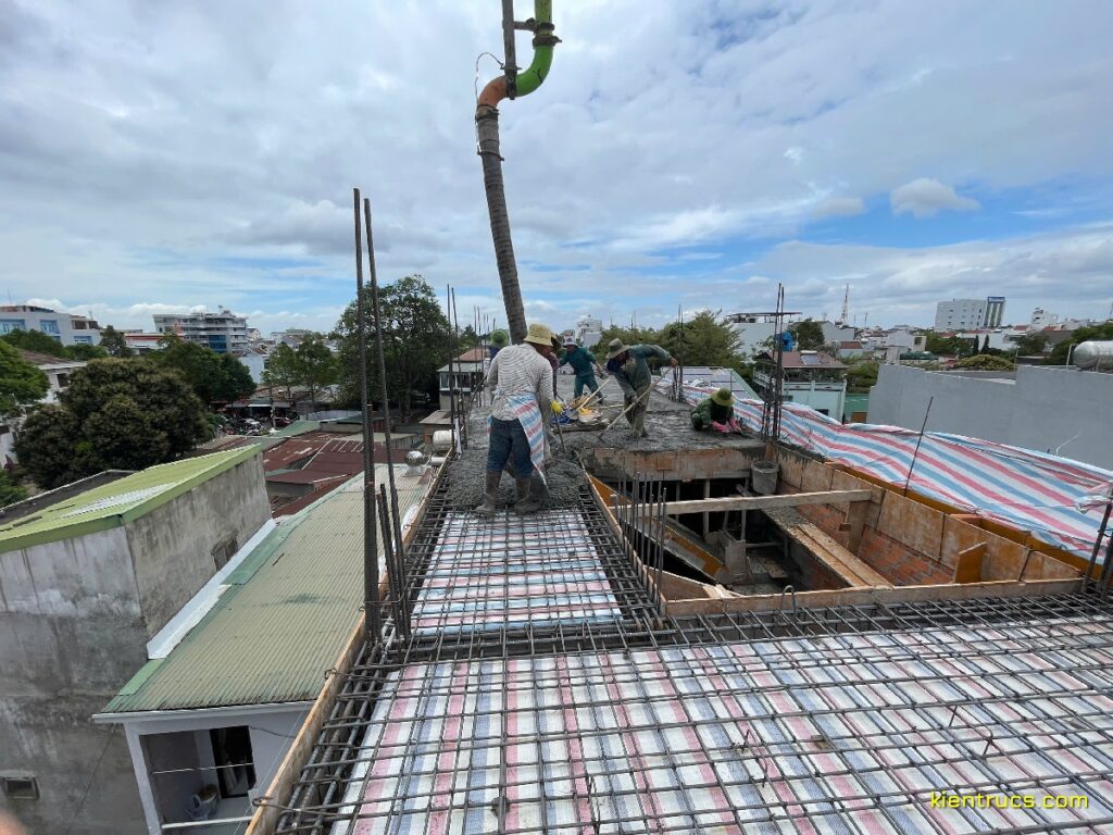 hinh thi cong nha co tu 31 Kiến trúc S